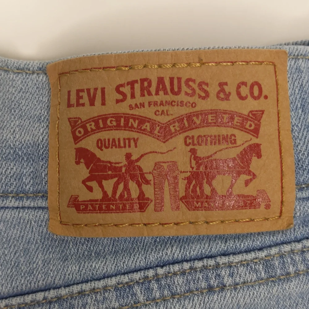 Leviś Strauss Jean  shorts distressed Shorts size 29